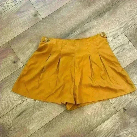 NWT Urban Outfitters Utopia Pleated Short Orange Mustard Yellow Zipper Size 2 - Picture 5 of 11